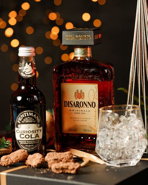 disaronno gift set ideas.